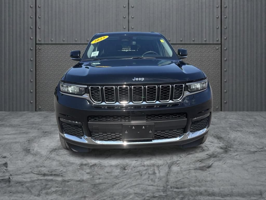 Used 2023 Jeep Grand Cherokee L Limited AWD/4WD image 2