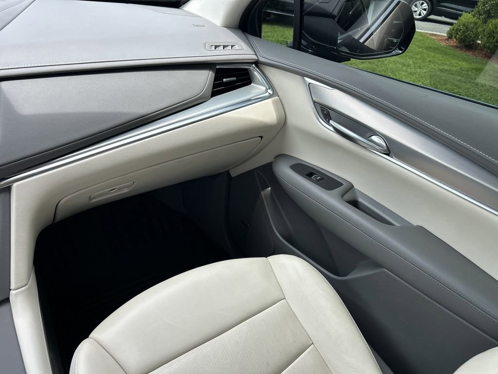 Used 2022 Cadillac XT5 Premium Luxury w/ Technology Package image 16