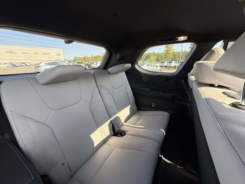 Used 2026 Lexus TX 350 AWD w/ Technology Package image 16