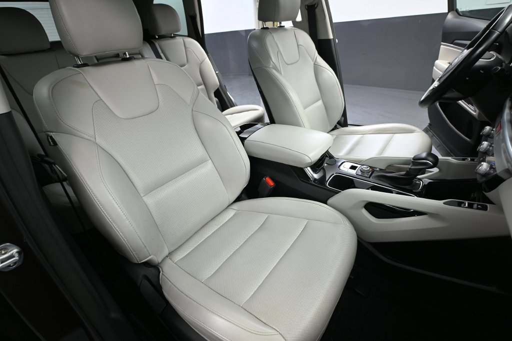 Used 2020 Kia Telluride S w/ S 8 Passenger Seating Package AWD/4WD image 41