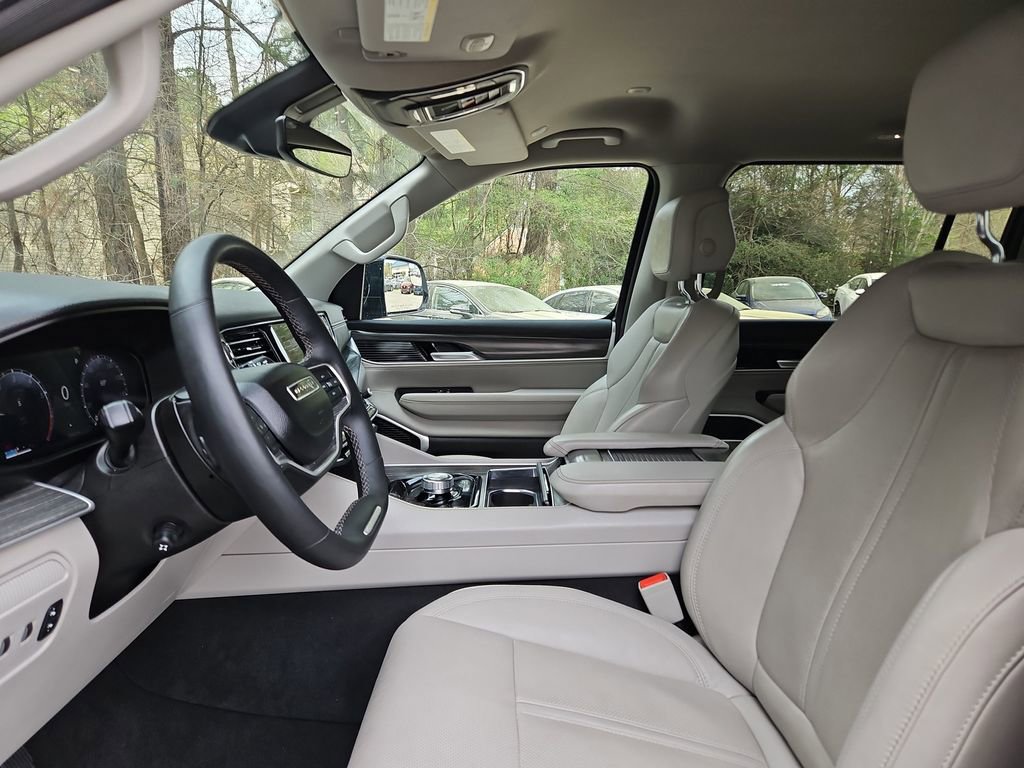 Used 2024 Jeep Wagoneer L Series II image 24