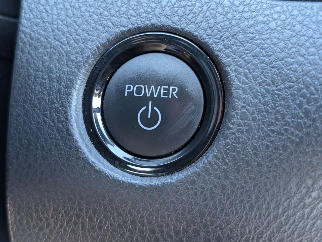 Used 2025 Toyota Camry SE AWD/4WD image 18
