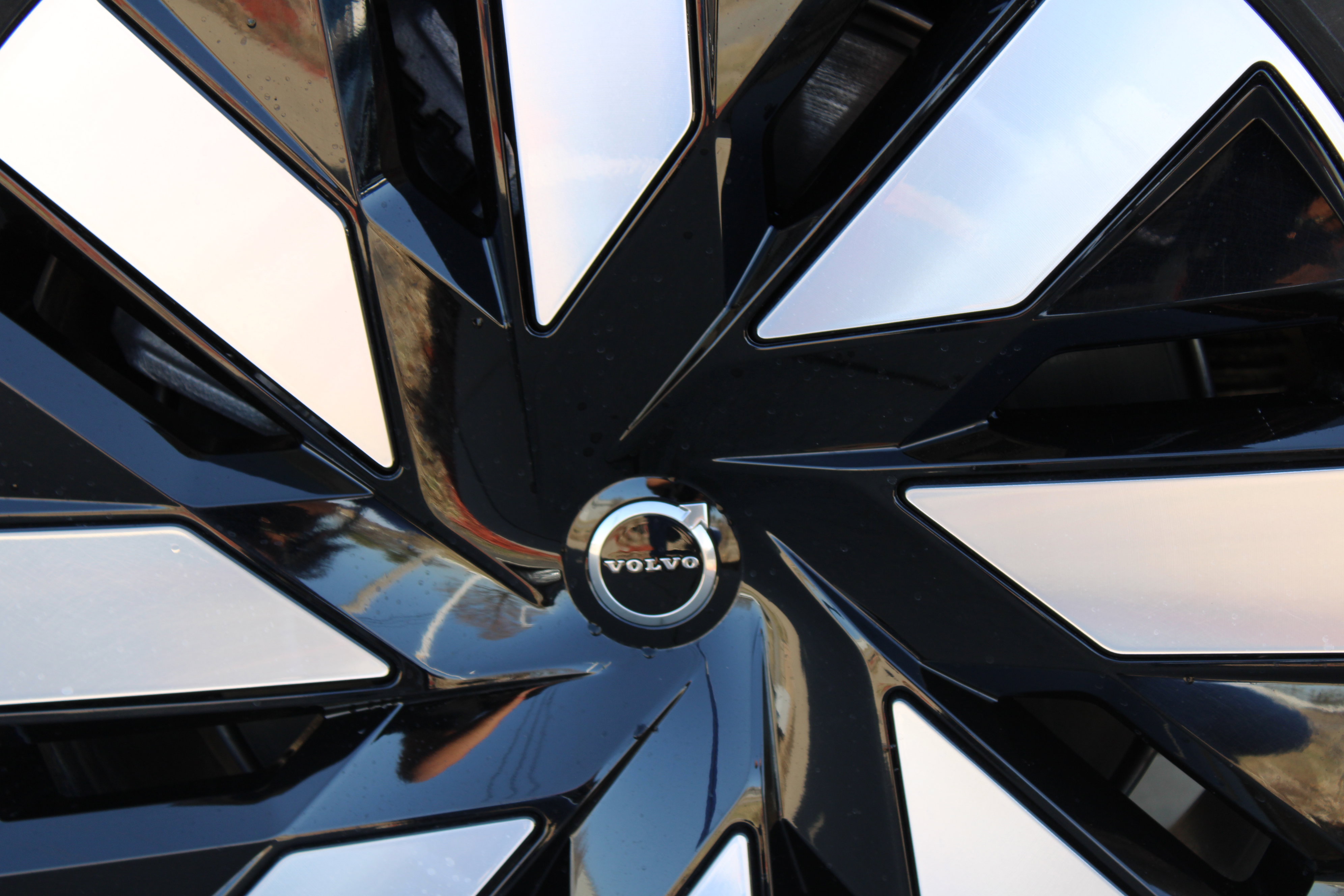 New 2025 Volvo EX90 Ultra image 38