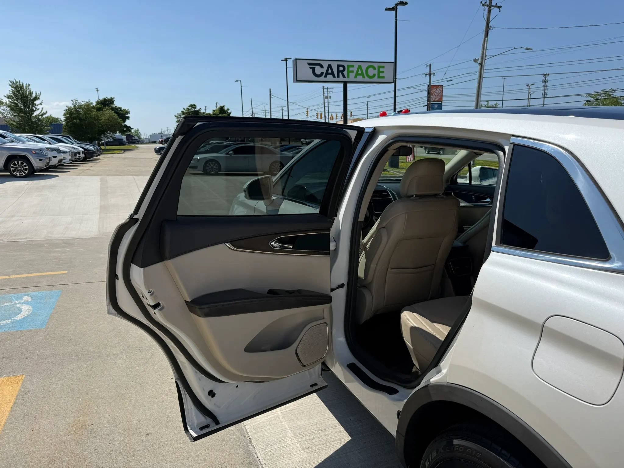 Used 2016 Lincoln MKX Select w/ Select Plus Package AWD/4WD image 21