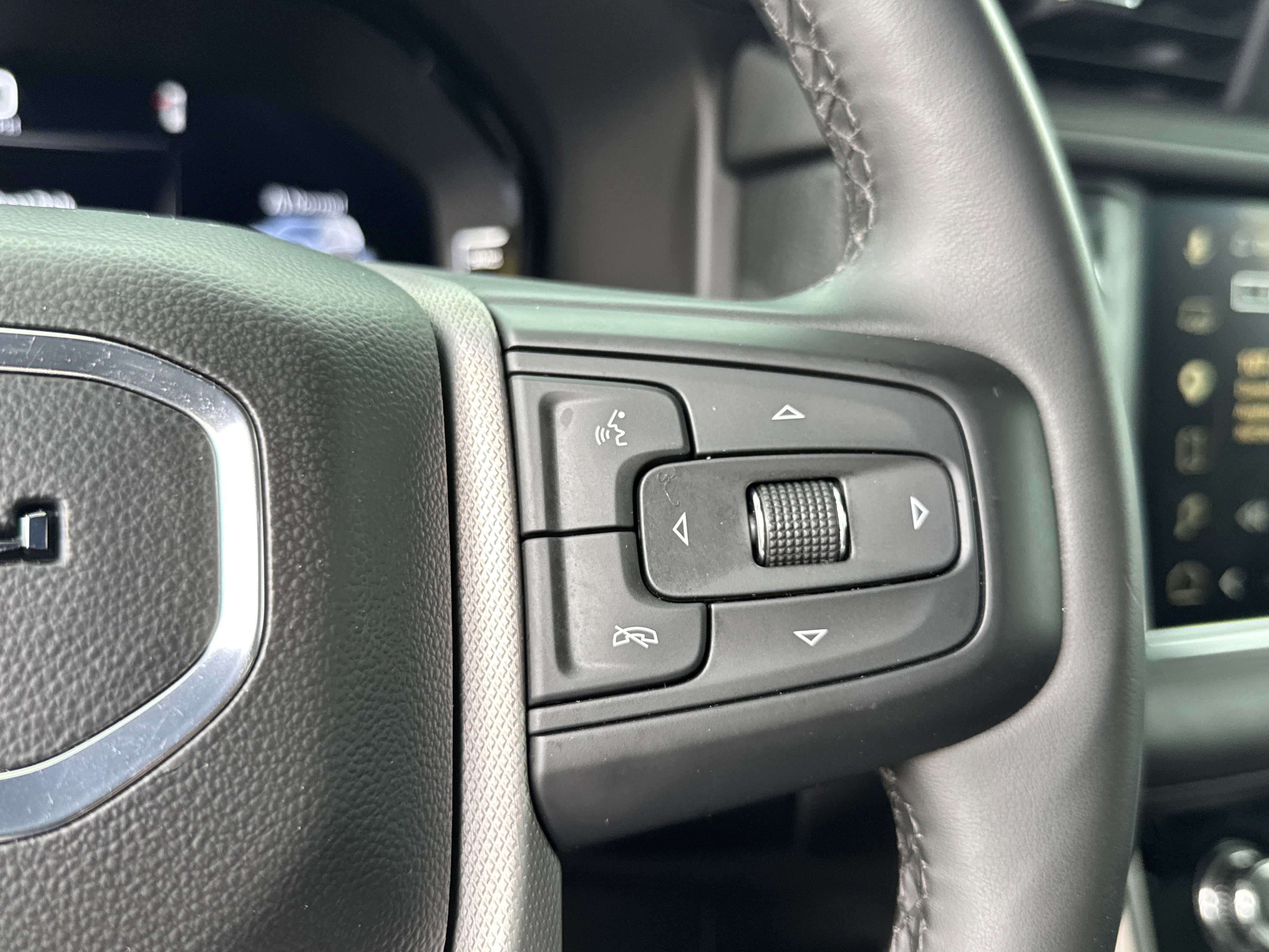 Used 2023 GMC Yukon XL Denali RWD image 22