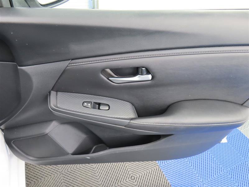 Used 2025 Nissan Sentra SV FWD image 33