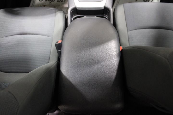 Used 2021 Toyota RAV4 LE image 30