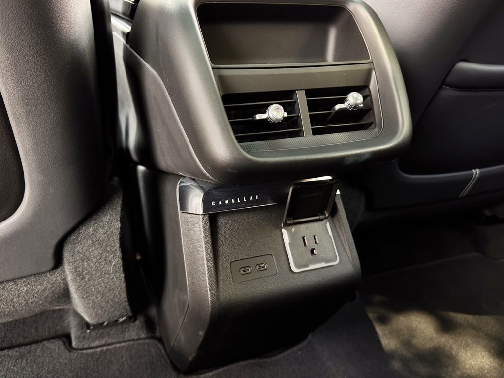 Used 2024 Cadillac Lyriq Luxury w/ LPO, Floor Liner Package RWD image 19