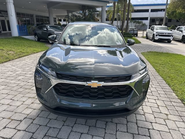 Used 2025 Chevrolet Trax LS w/ LS Convenience Package FWD image 18