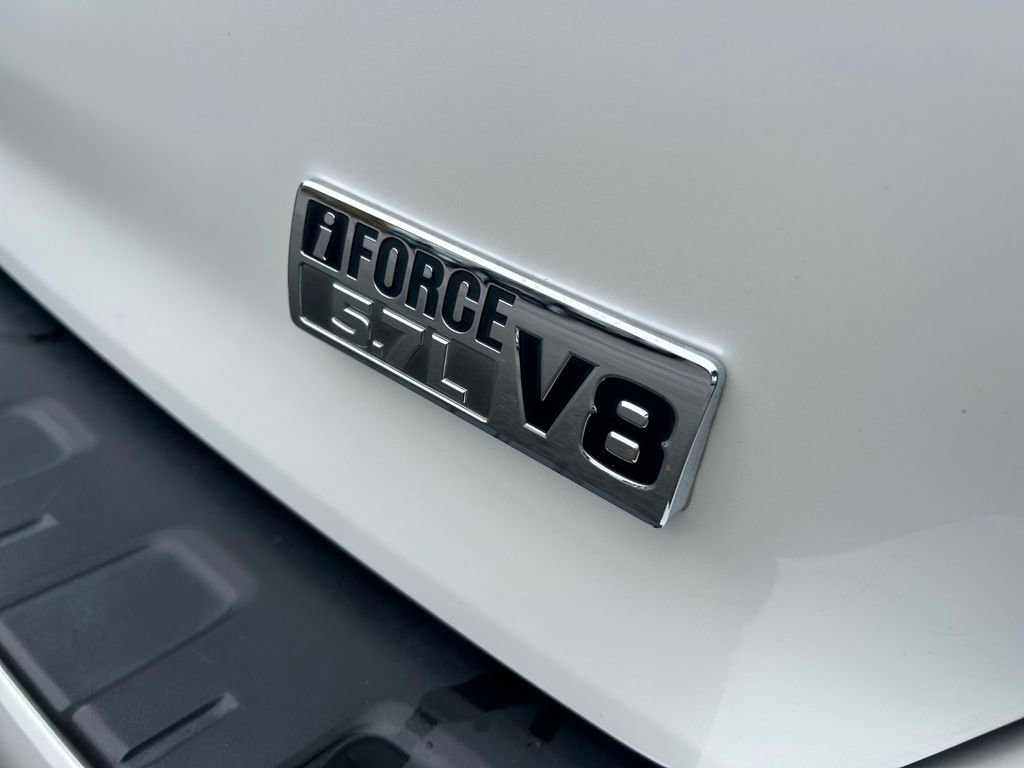 Used 2016 Toyota Sequoia Platinum image 32