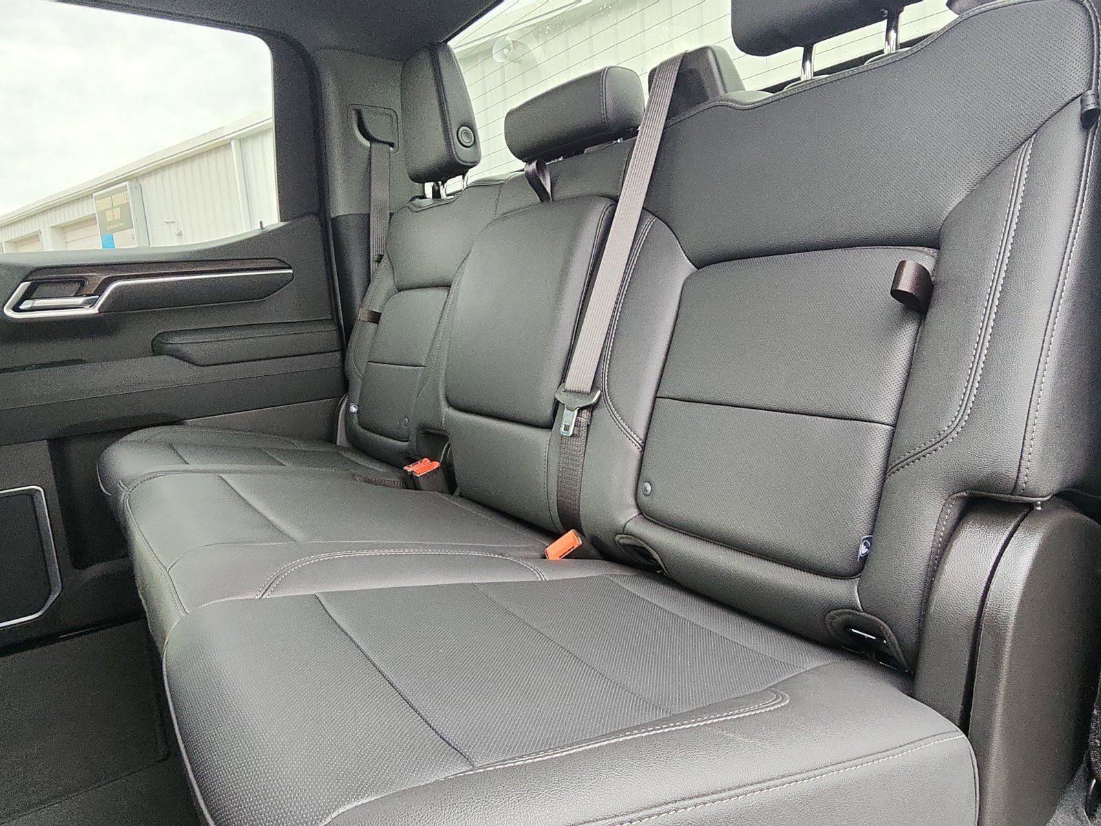 Used 2025 GMC Sierra 1500 SLT AWD/4WD image 22