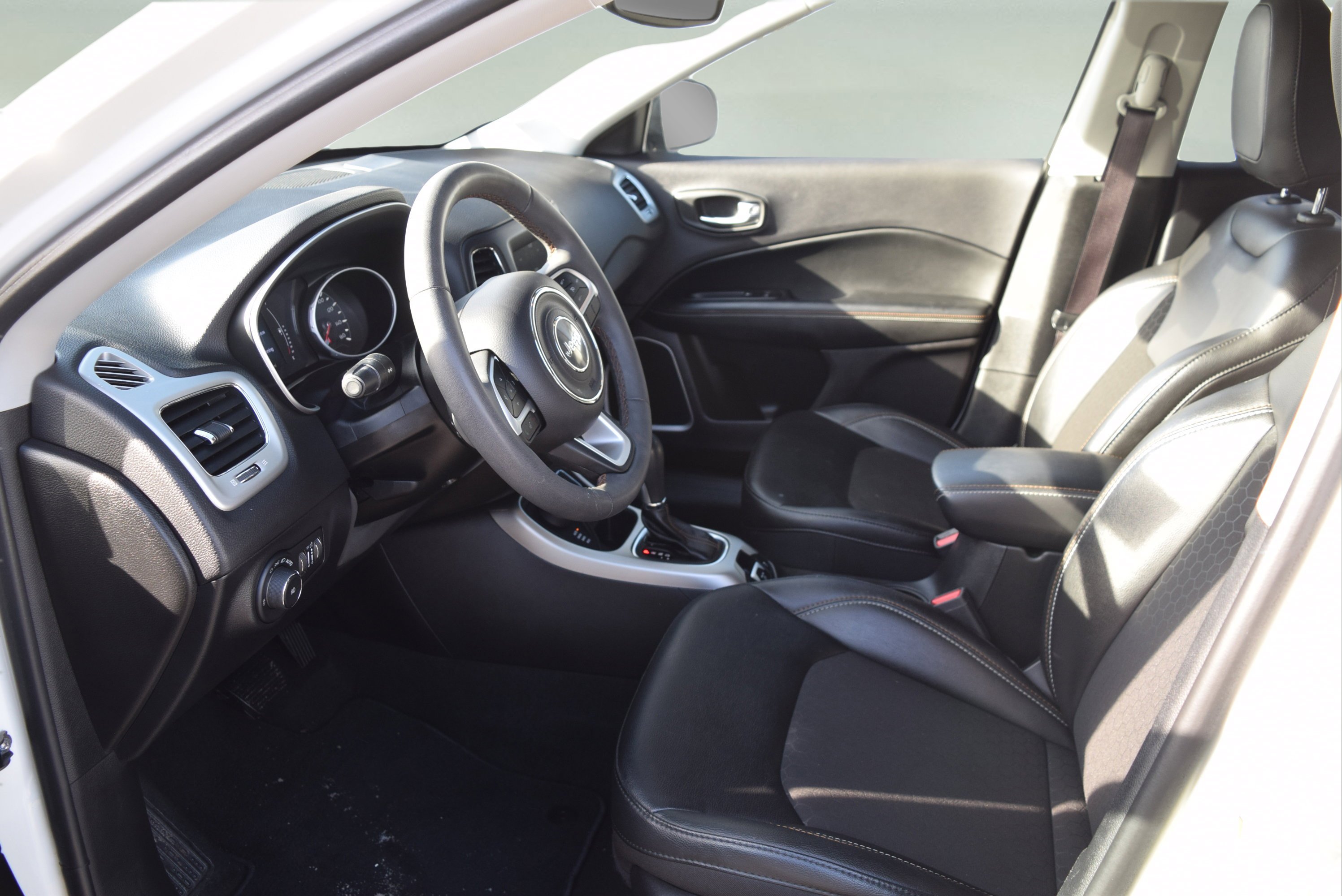 Used 2021 Jeep Compass Latitude image 9