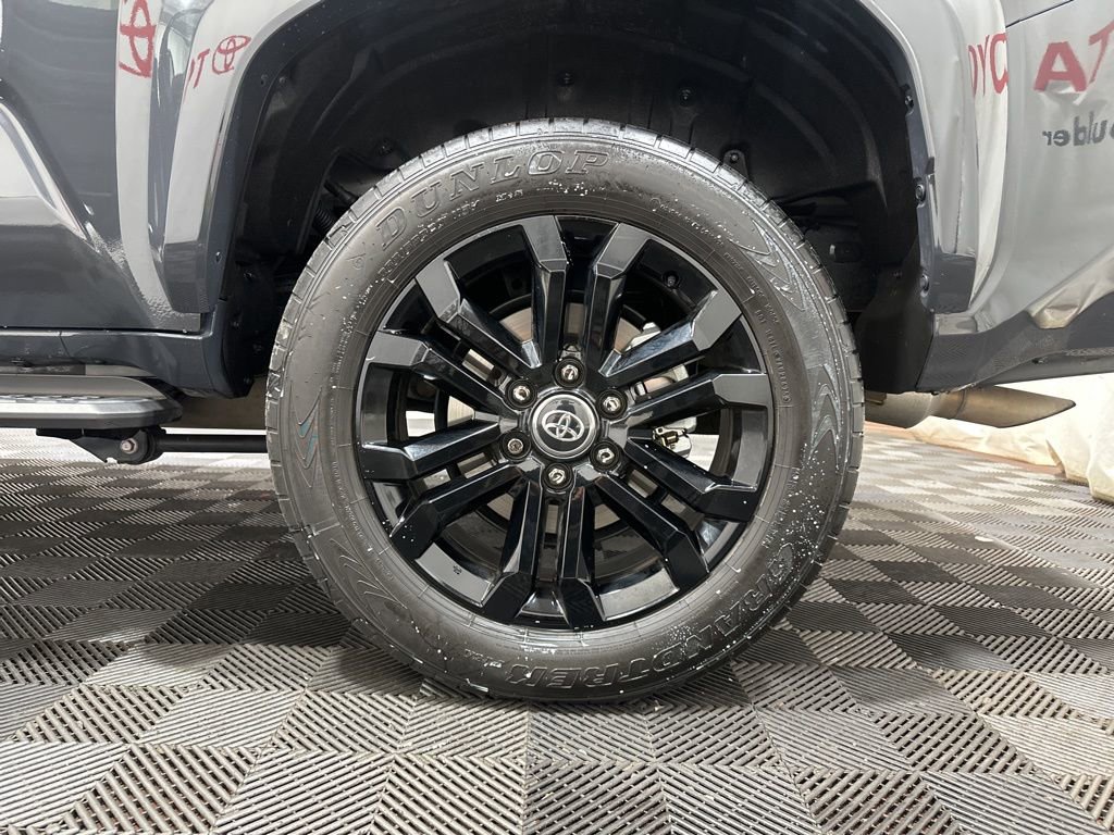 Used 2025 Toyota 4Runner 4WD image 29