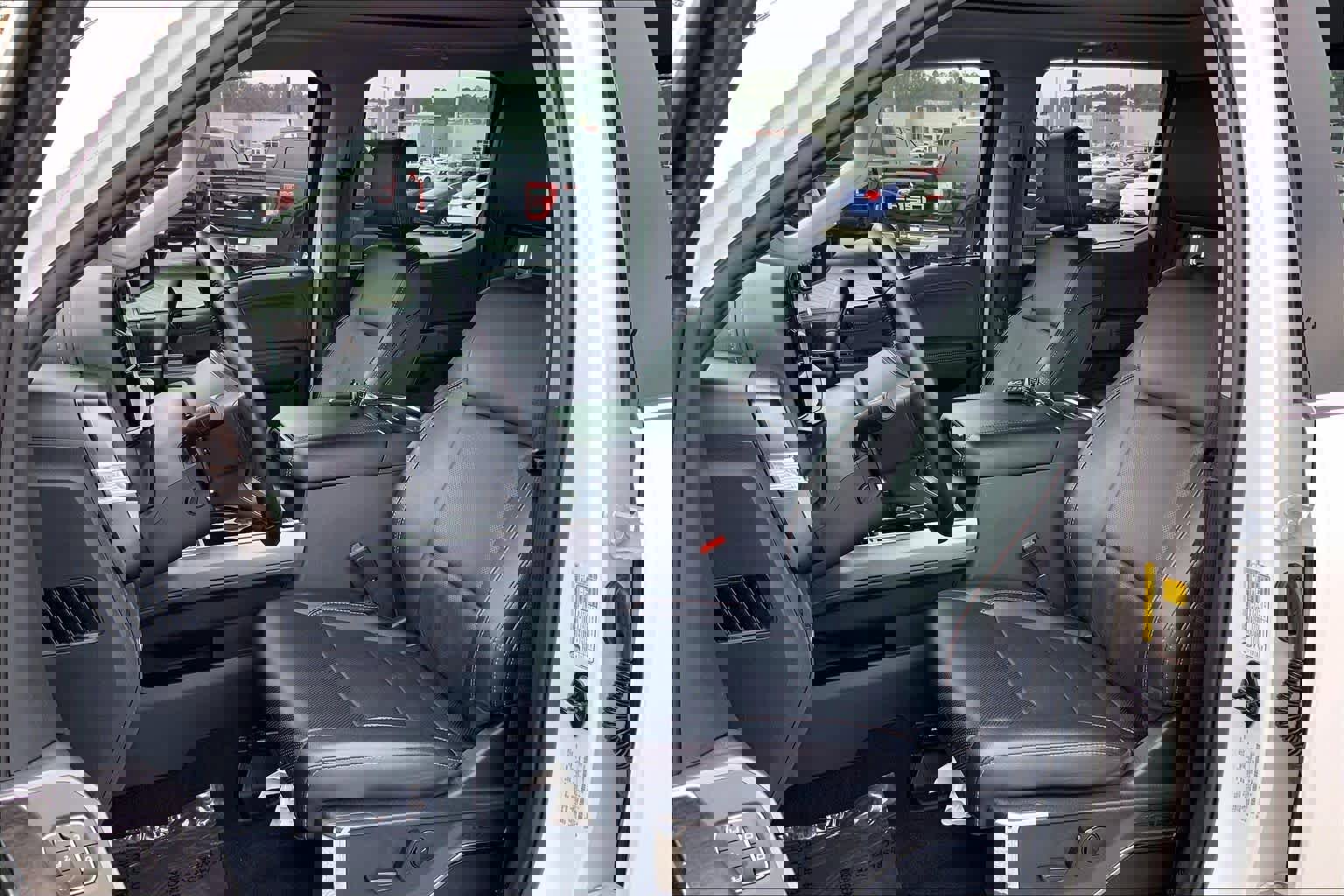 Certified 2023 Ford F250 Lariat w/ Chrome Package image 8