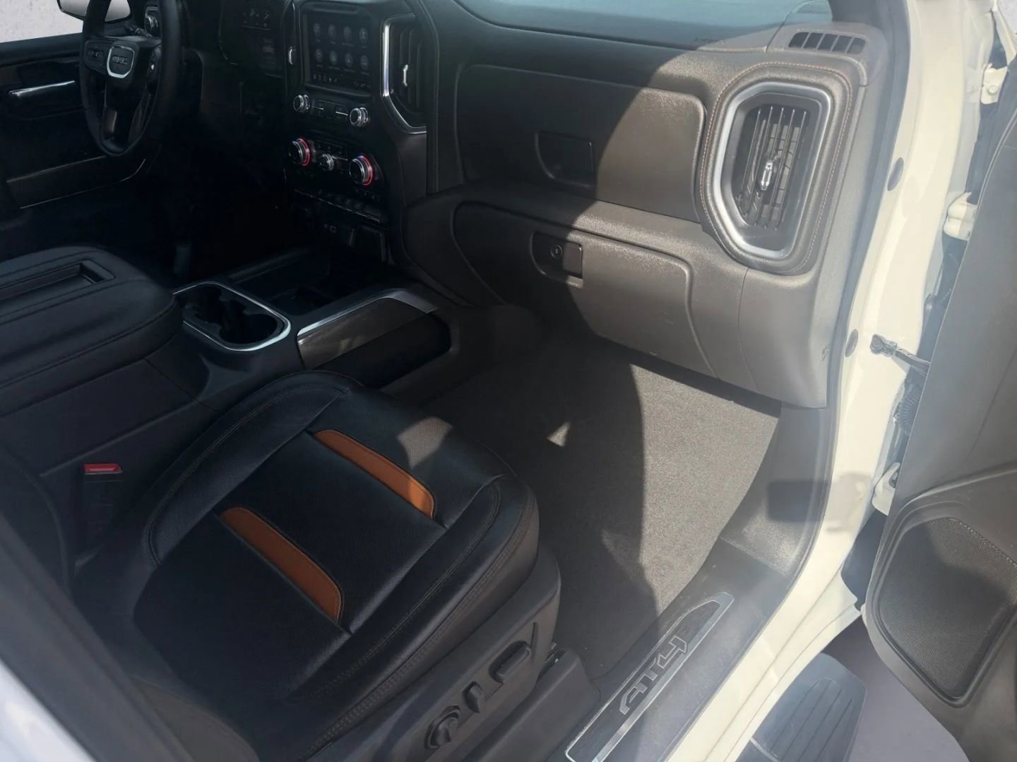 Used 2022 GMC Sierra 1500 AT4 image 24