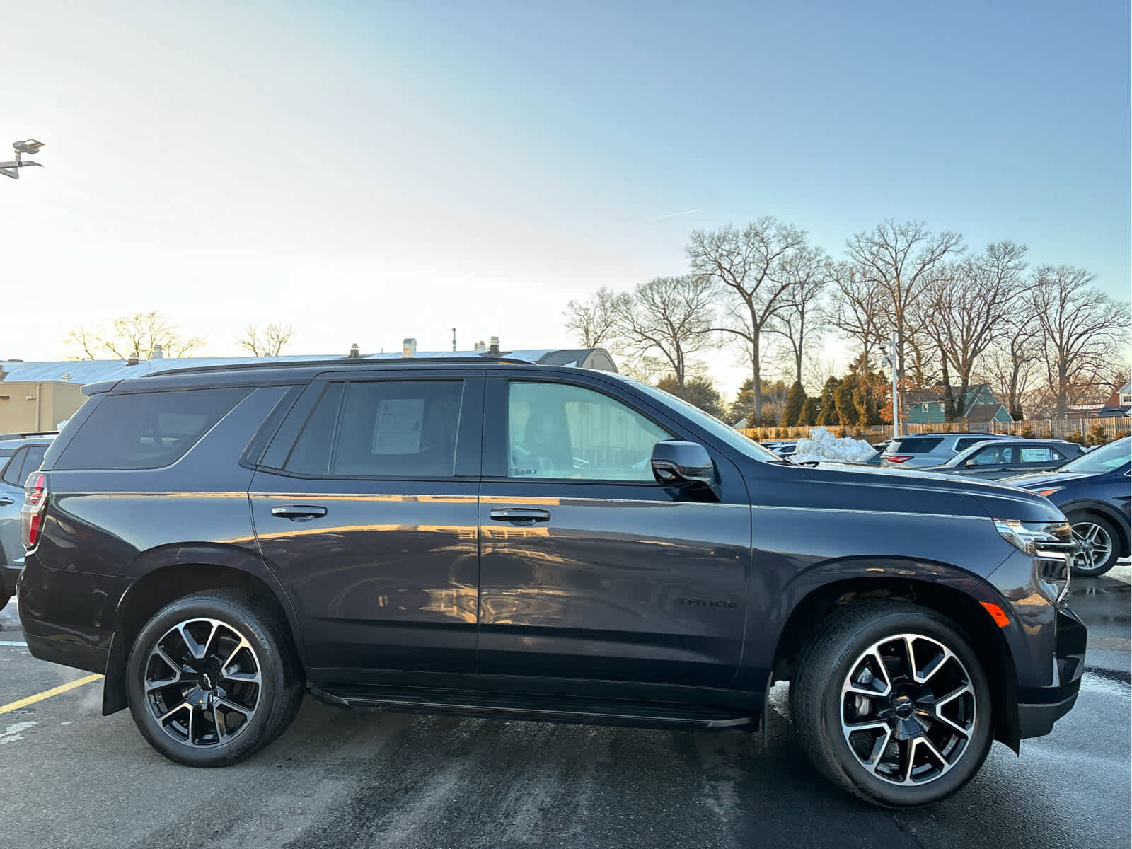 Used 2022 Chevrolet Tahoe RST w/ Luxury Package image 3