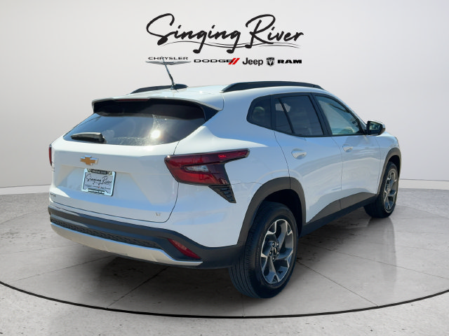 Used 2026 Chevrolet Trax LT FWD image 7