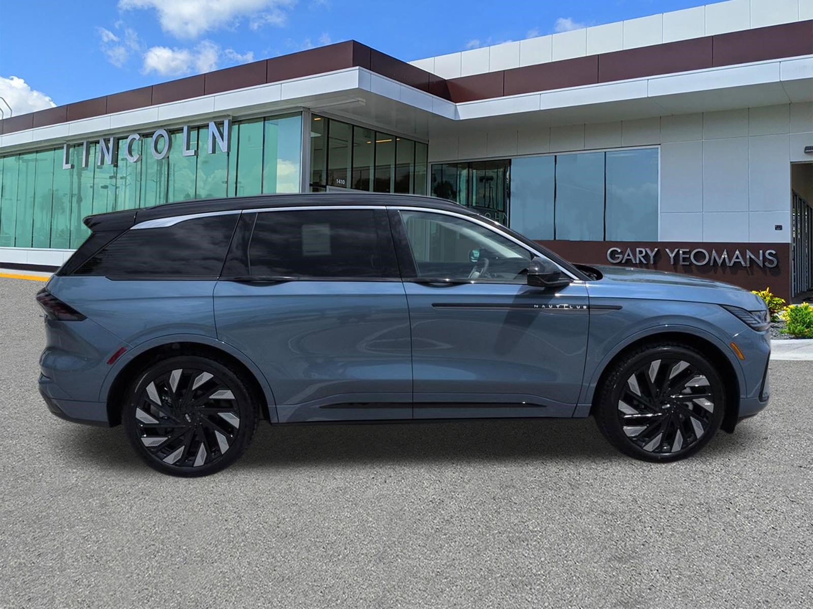 New 2026 Lincoln Nautilus Black Label w/ Jet Appearance Package AWD/4WD image 3