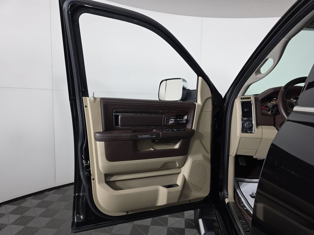 Used 2017 RAM 3500 Laramie Longhorn w/ Snow Chief Group AWD/4WD image 25