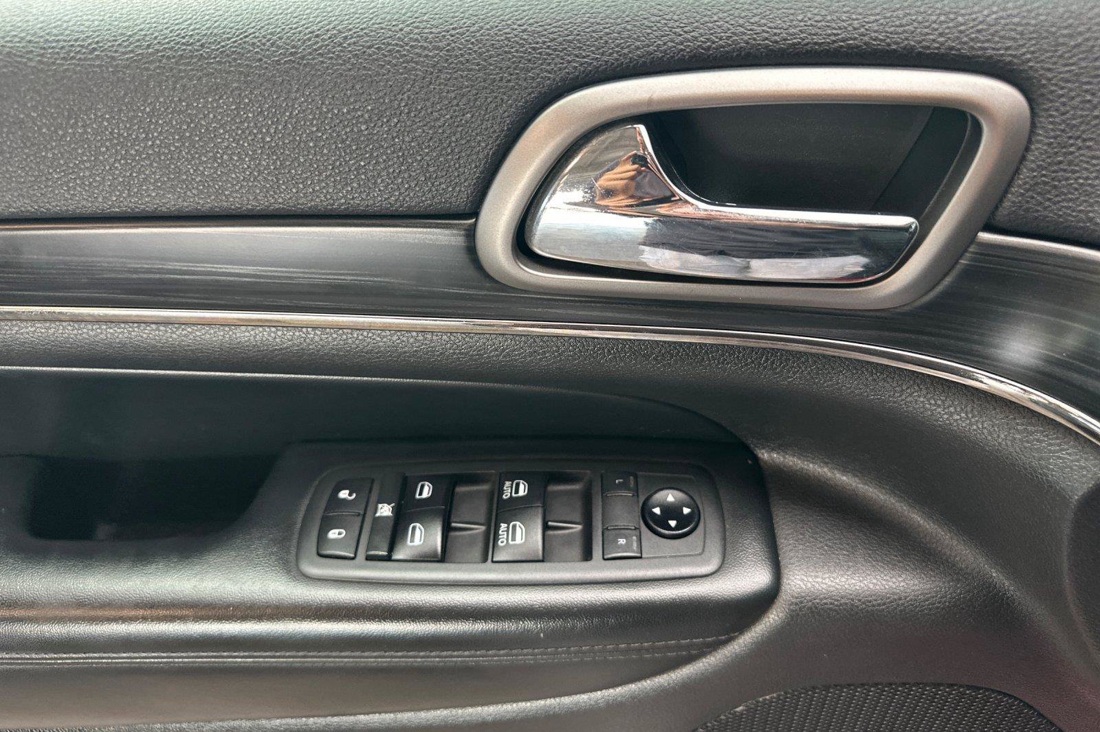 Used 2020 Jeep Grand Cherokee Limited X AWD/4WD image 11
