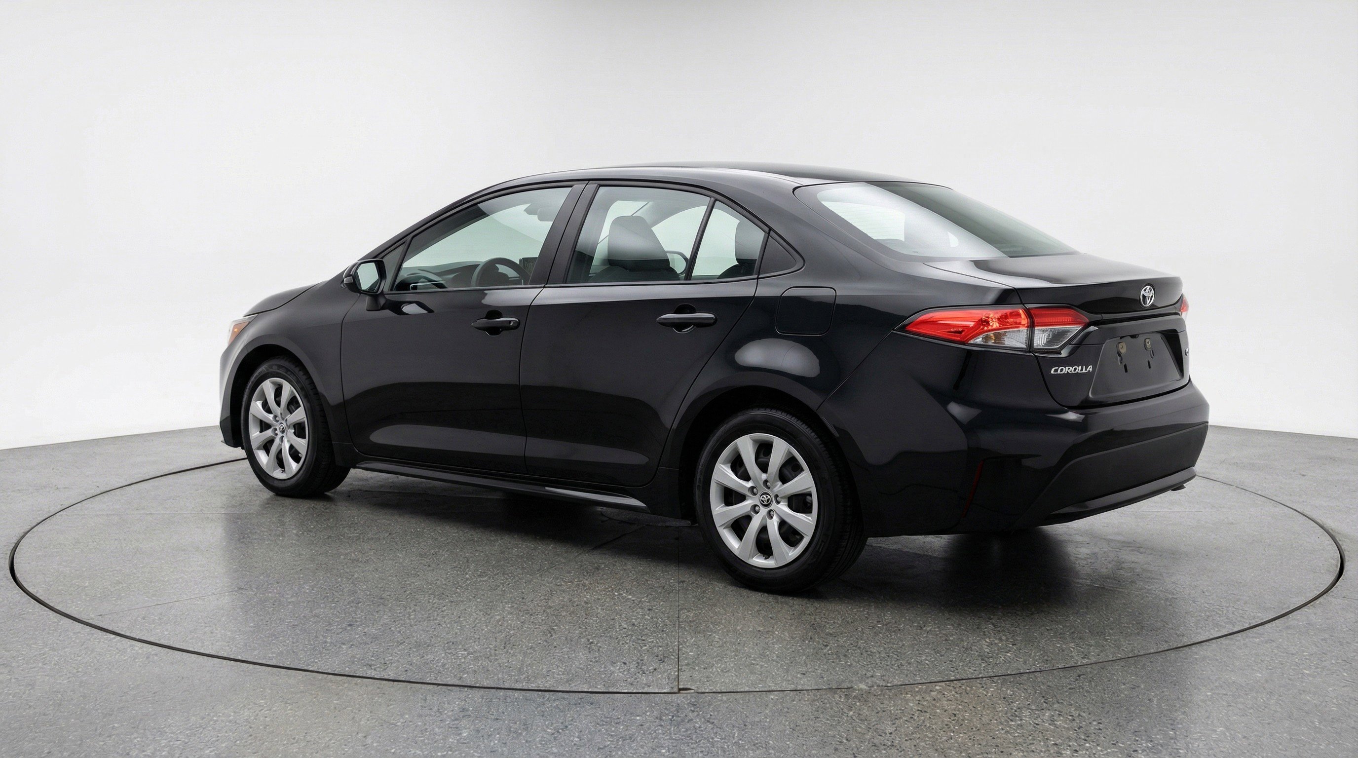 Used 2025 Toyota Corolla LE FWD image 6