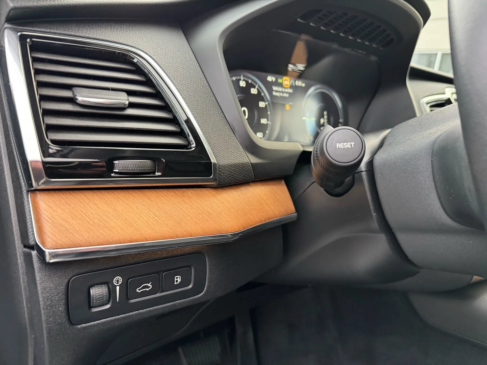Used 2022 Volvo XC90 T8 Inscription Expression w/ Advanced Package AWD/4WD image 31
