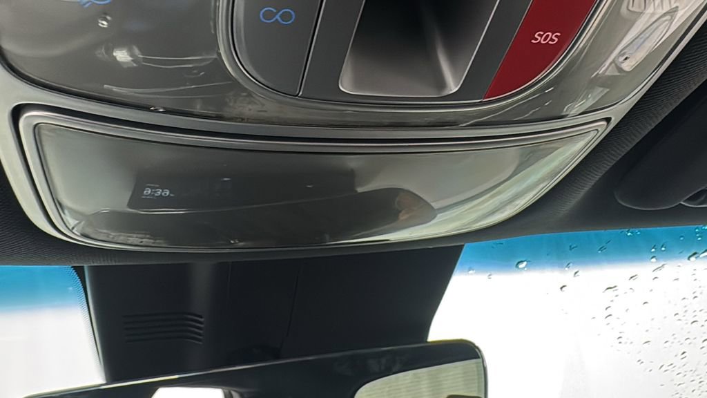 Used 2025 Genesis GV70 3.5T Sport image 32