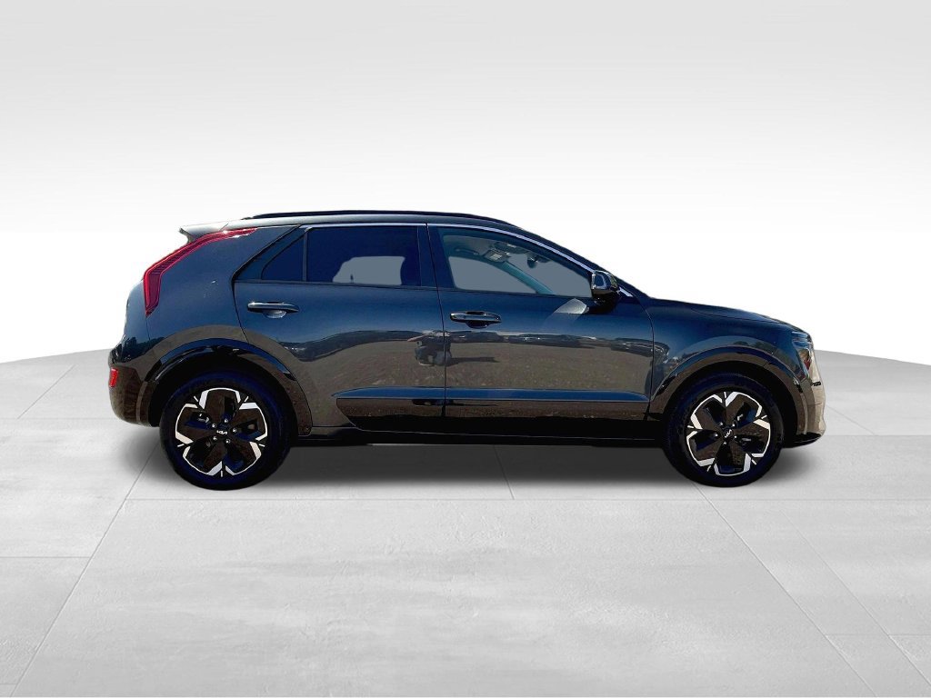 Certified 2023 Kia Niro Wind w/ Wind Preserve Package FWD image 11