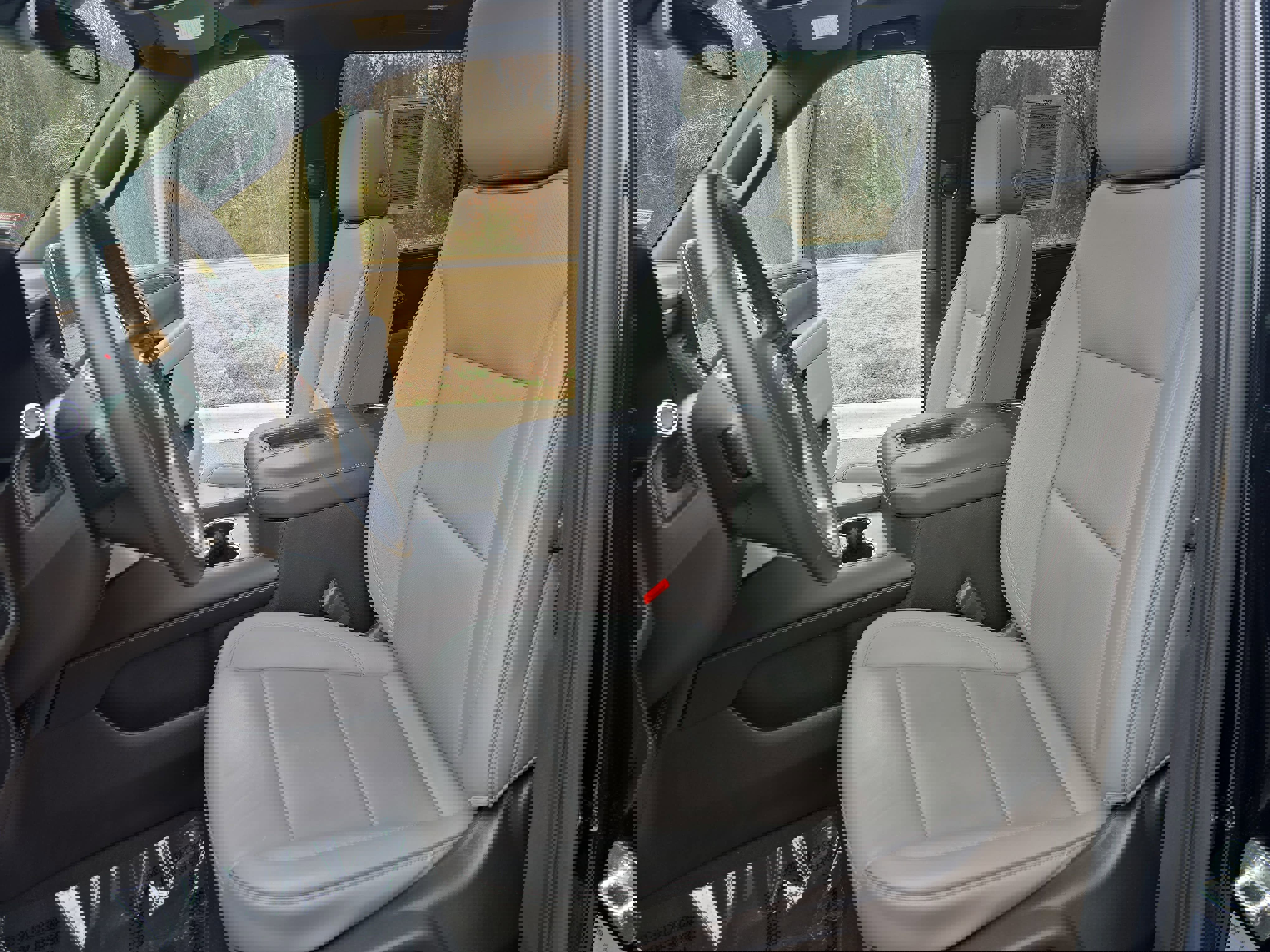 Used 2023 GMC Yukon XL SLT image 17