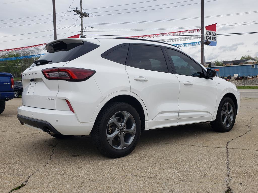 Used 2023 Ford Escape ST-Line w/ Tech Pack #1 AWD/4WD image 3
