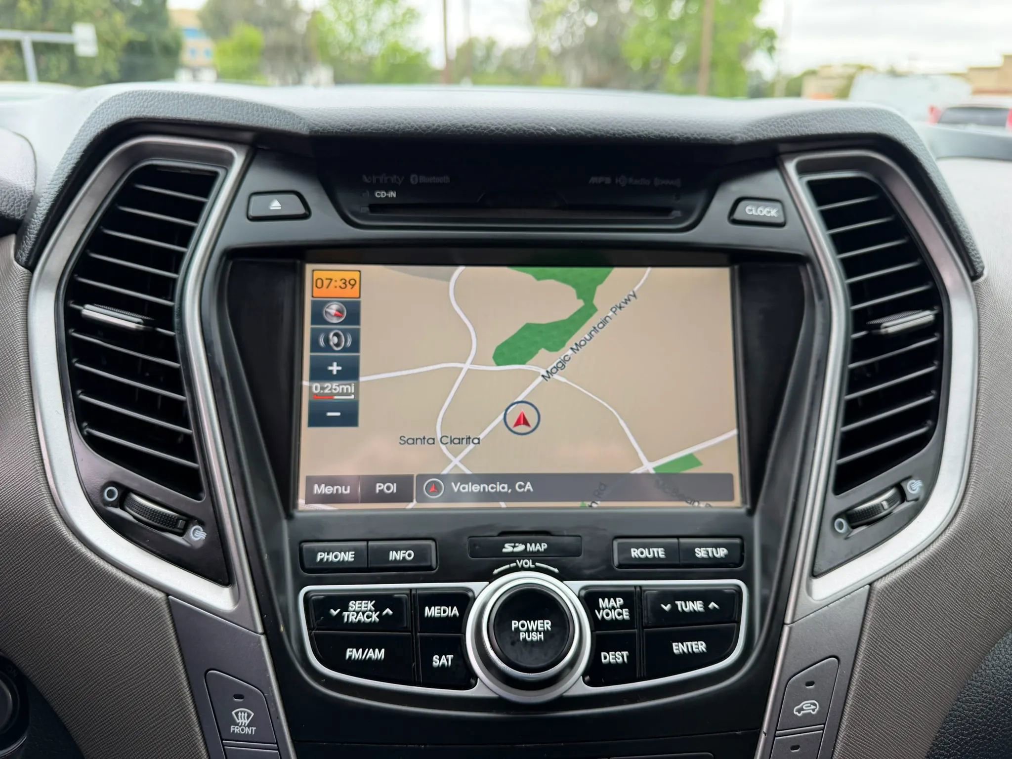Used 2015 Hyundai Santa Fe Sport 2.0T w/ Option Group 05 FWD image 16