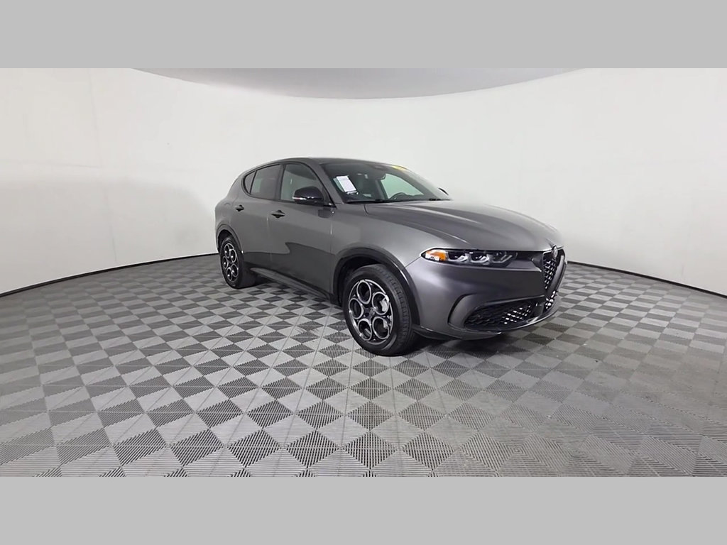 Used 2025 Alfa Romeo Tonale w/ Premium Package AWD/4WD image 53