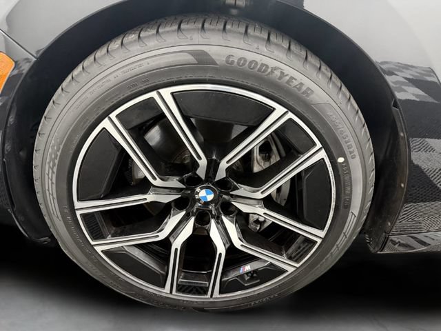 Used 2025 BMW 740i RWD image 12