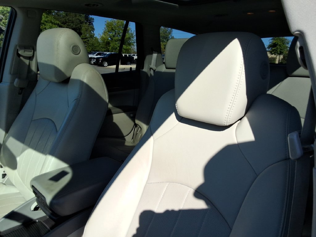 Used 2017 Buick Enclave Premium w/ Experience Buick Package FWD image 24