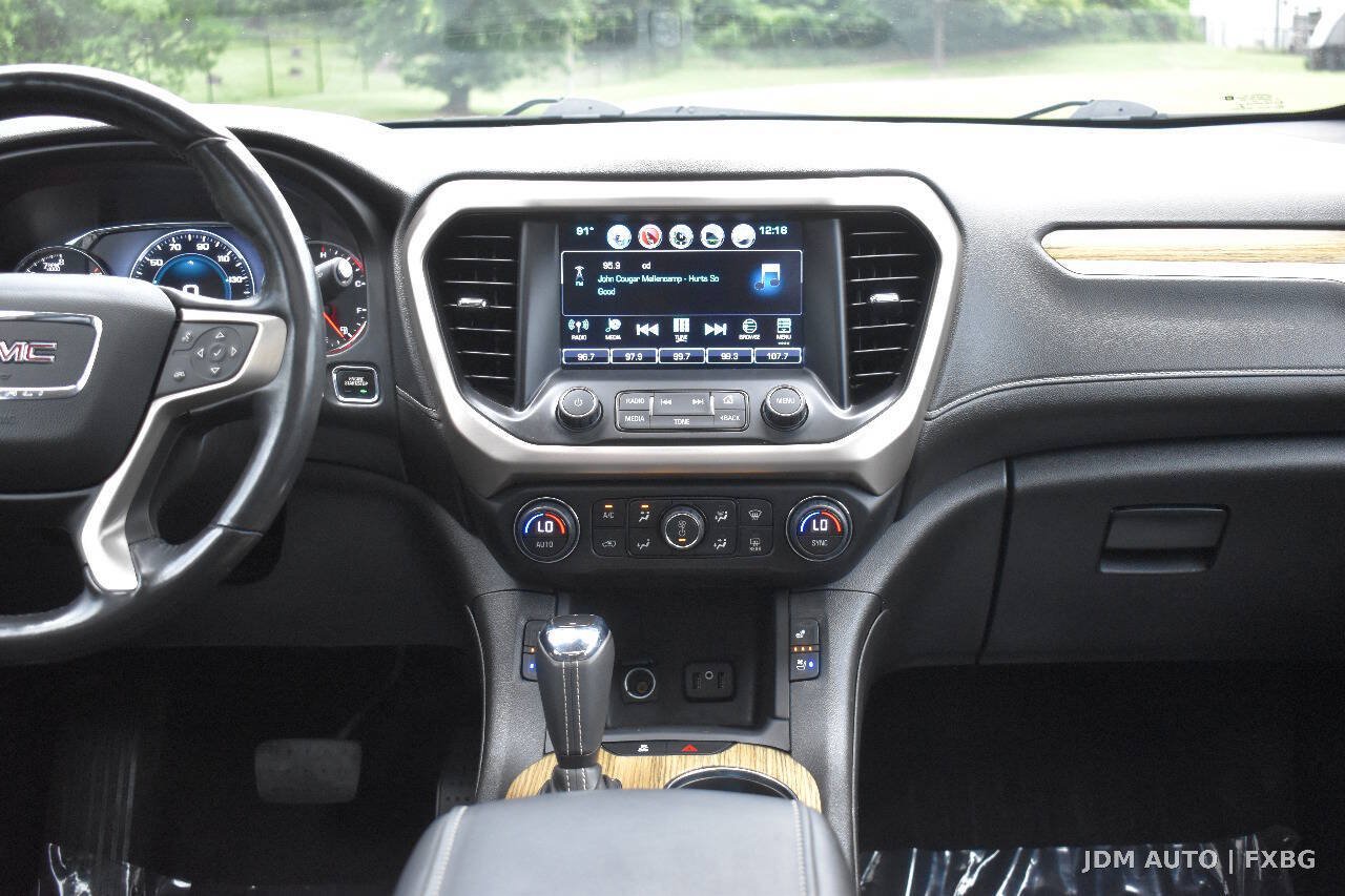 Used 2018 GMC Acadia Denali w/ Technology Package AWD/4WD image 25