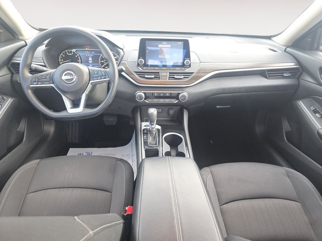Used 2024 Nissan Altima 2.5 SV FWD image 10