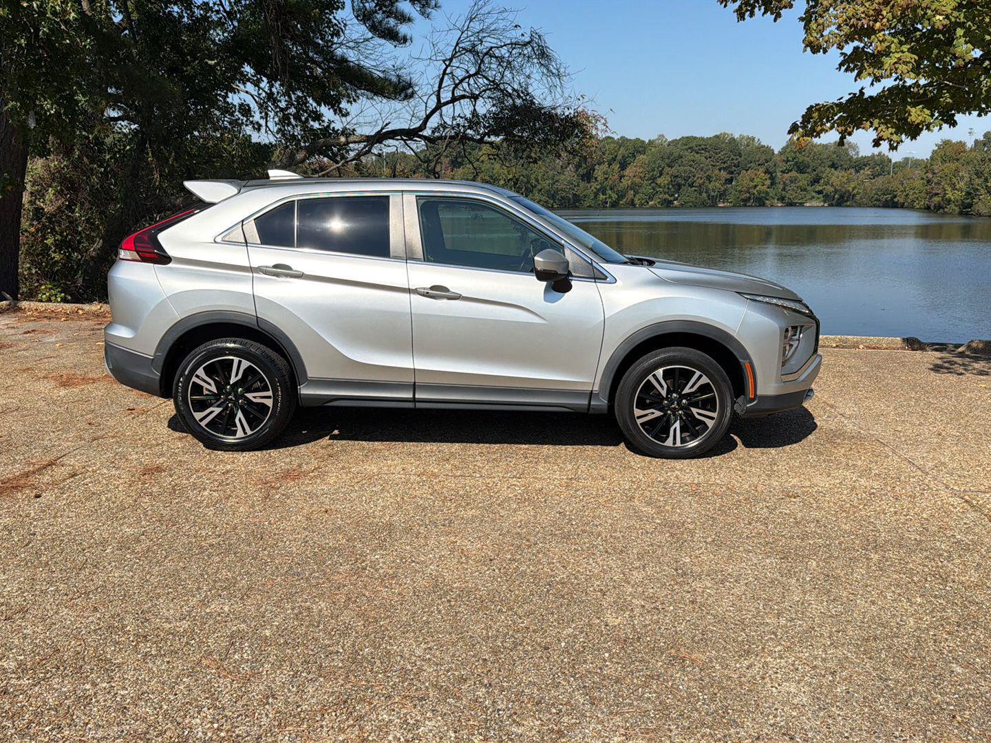 Used 2023 Mitsubishi Eclipse Cross SEL AWD/4WD image 3