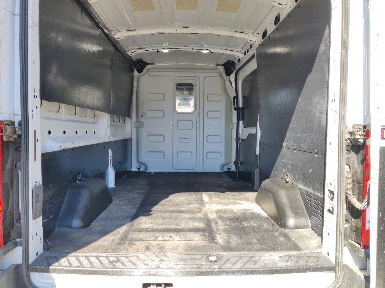 Used 2018 Ford Transit 250 148 Medium Roof image 16