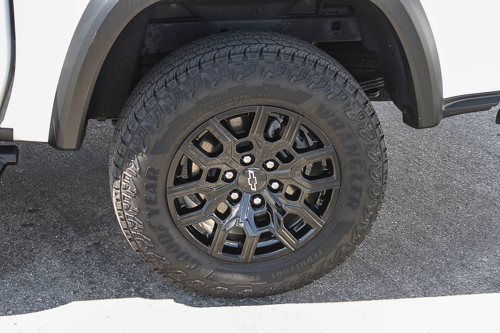 Used 2024 Chevrolet Colorado Trail Boss w/ Technology Package image 6
