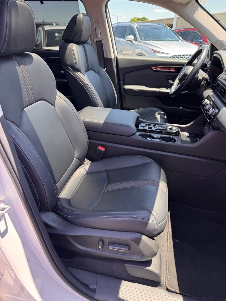 Used 2023 Honda Pilot Touring image 12