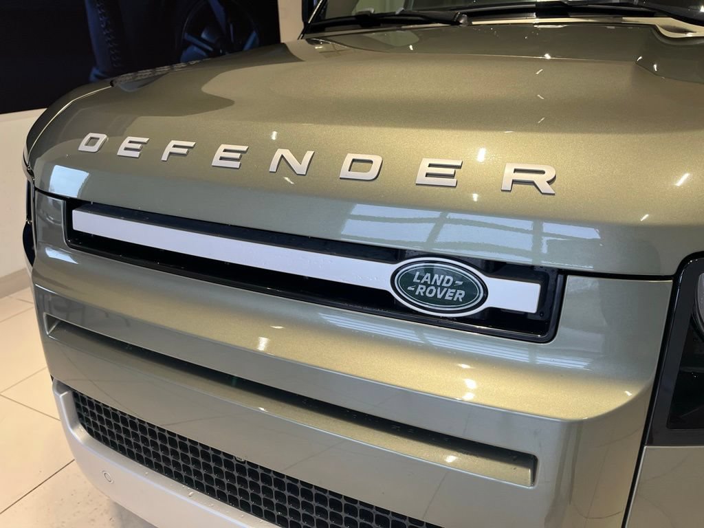 Certified 2022 Land Rover Defender 110 SE AWD/4WD image 15
