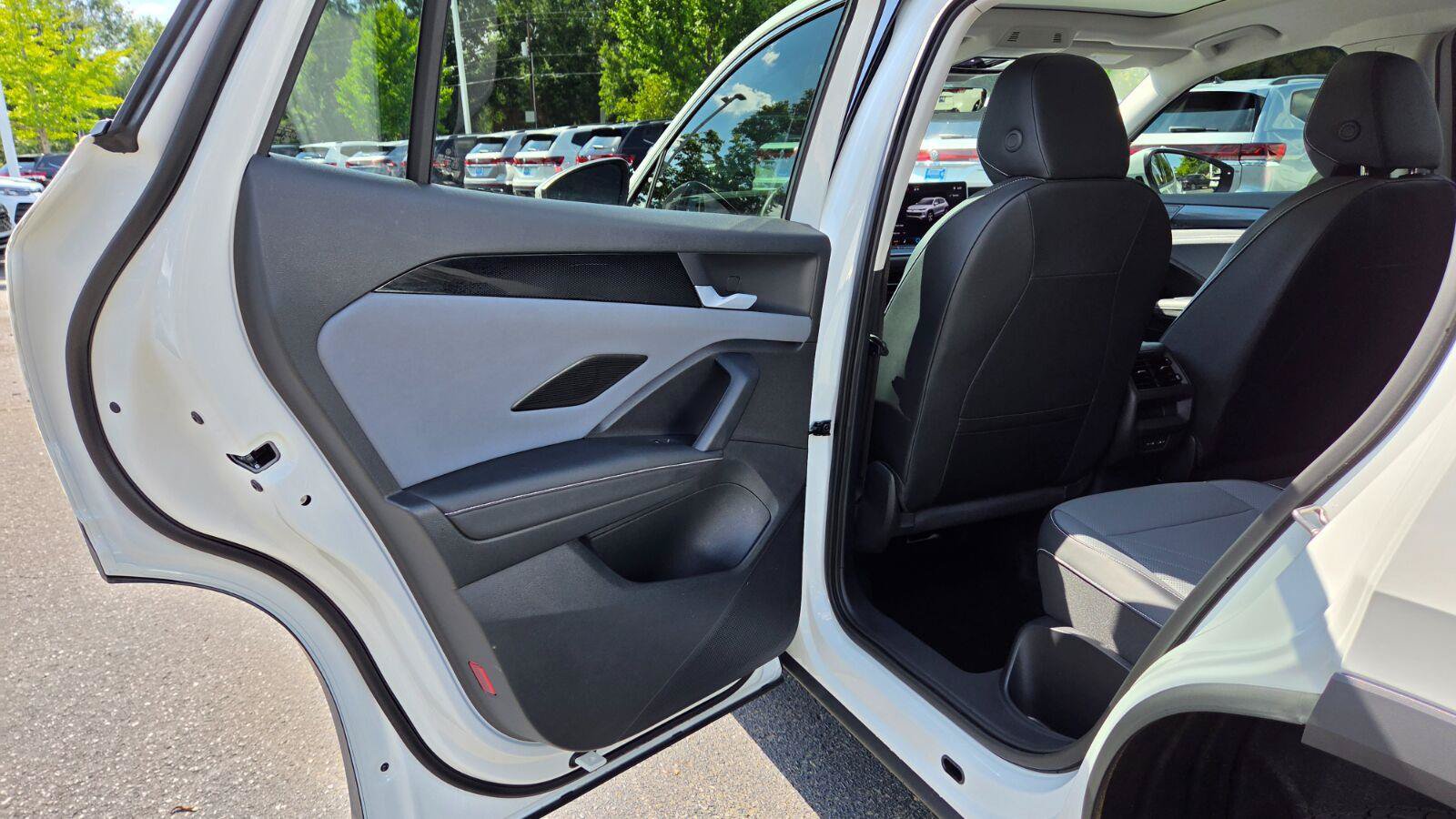 Certified 2026 Volkswagen Tiguan SE AWD/4WD image 39