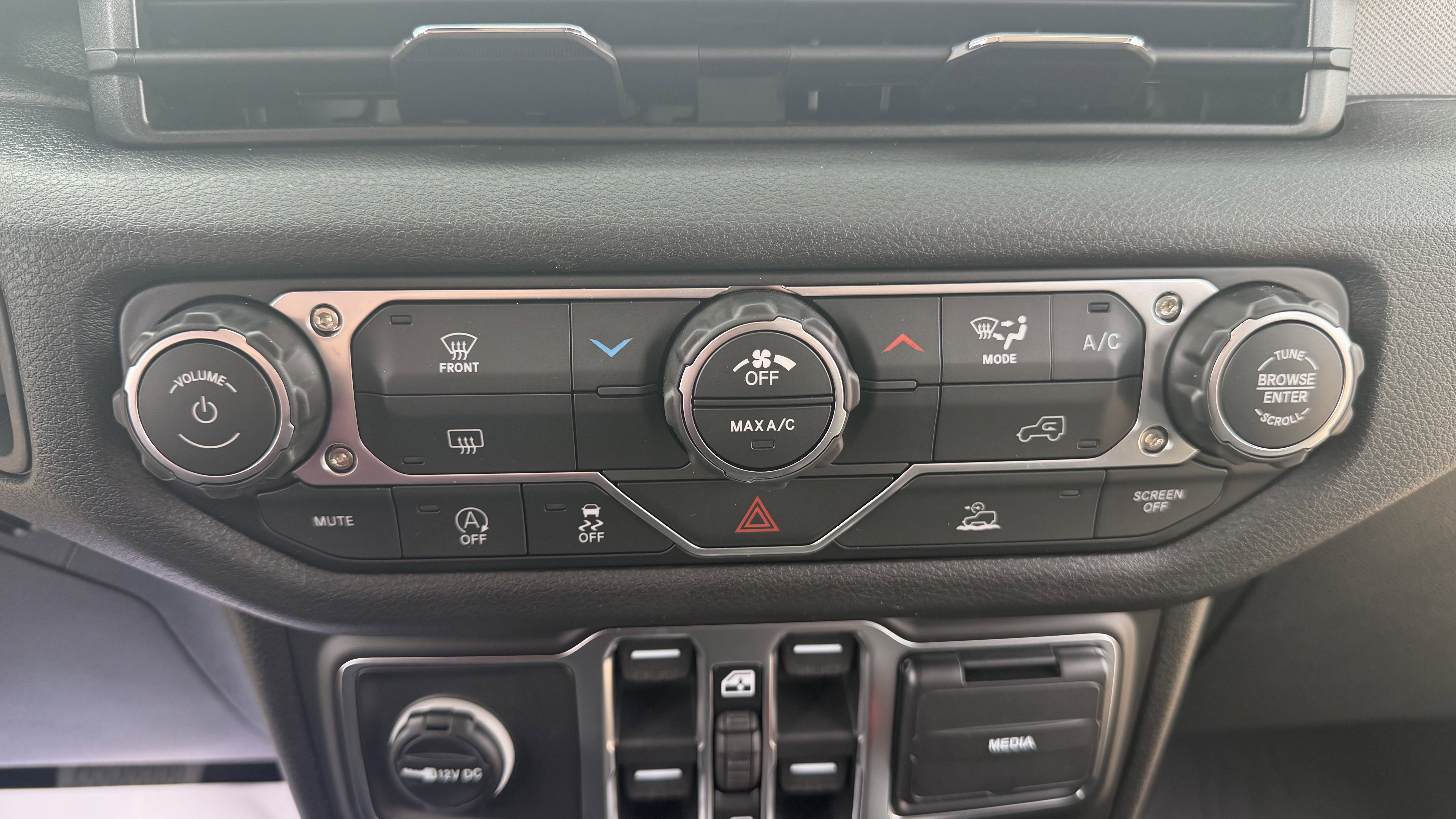 New 2026 Jeep Gladiator Sport AWD/4WD image 23
