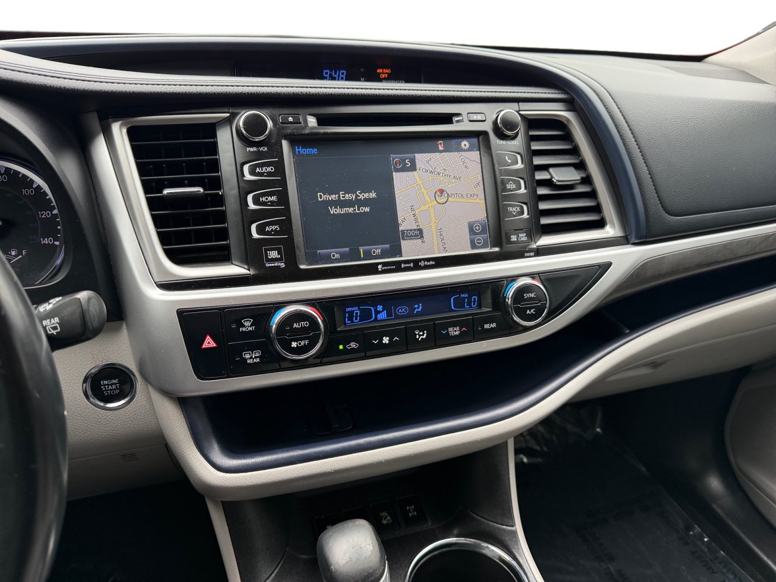 Used 2017 Toyota Highlander Limited Platinum AWD/4WD image 12
