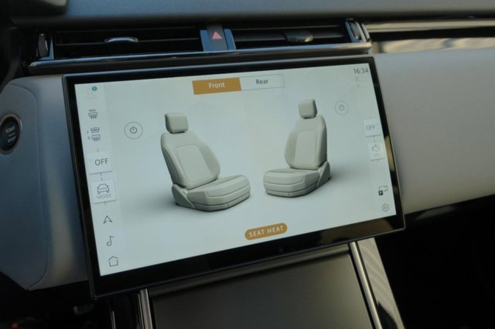 New 2025 Land Rover Range Rover Velar Dynamic SE image 26