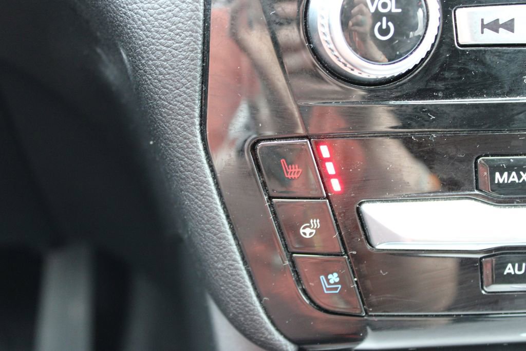 Used 2023 Ford Explorer Limited image 50