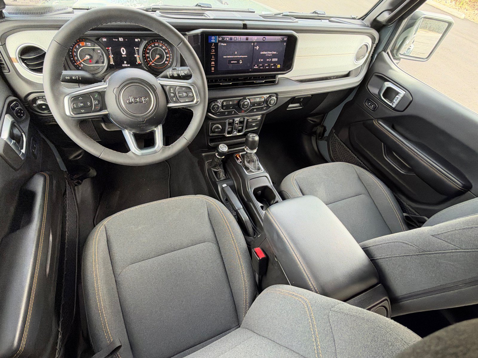 Used 2026 Jeep Wrangler Unlimited Sahara AWD/4WD image 22