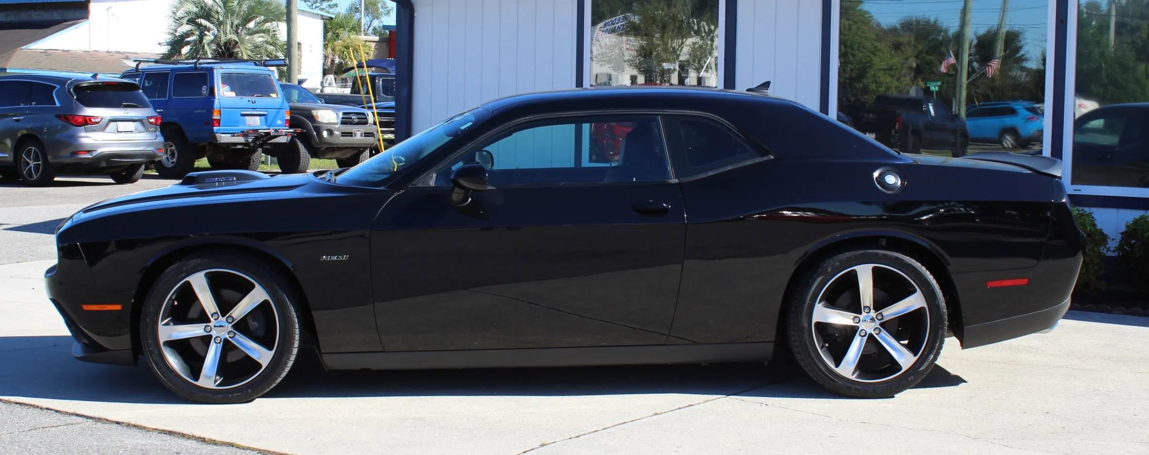 Used 2016 Dodge Challenger R/T Plus image 2