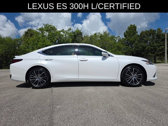 Used 2025 Lexus ES 300h w/ Premium Package FWD image 2