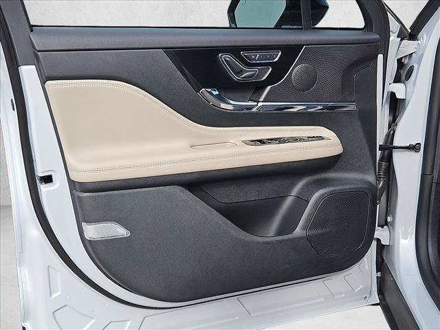 Used 2026 Lincoln Corsair Premiere FWD image 11